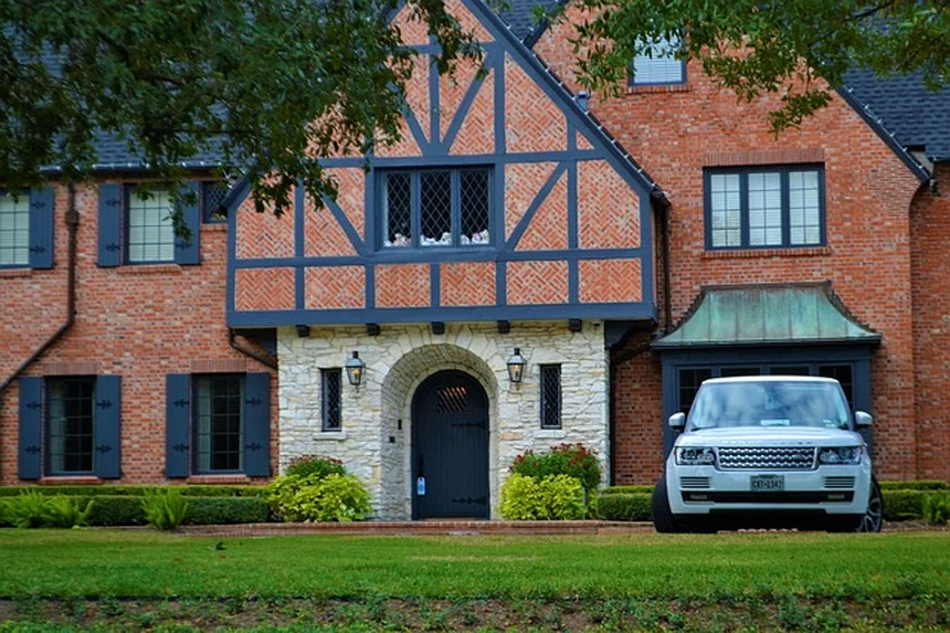 Can You Pay Car Insurance with a Credit Card? Discover the Benefits and Pitfalls!